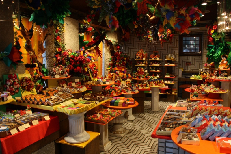 vente-LE BROC-min_candy_store_chocolate_shop_chocolate_switzerland-393515